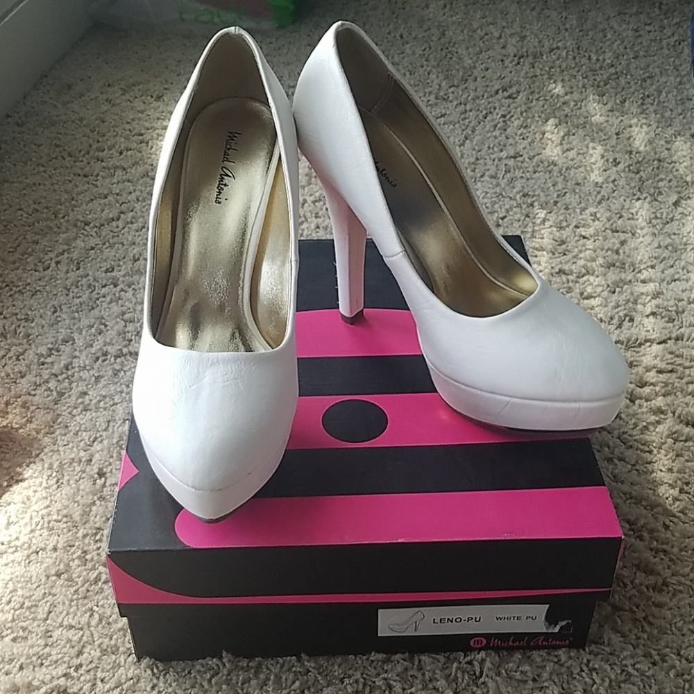 White and Gold Pumps